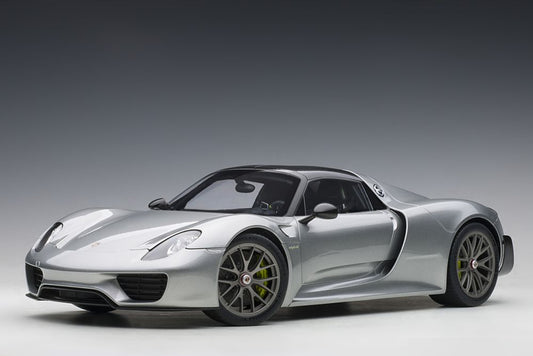 Porsche 918 Spyder (2013) in GT Silver