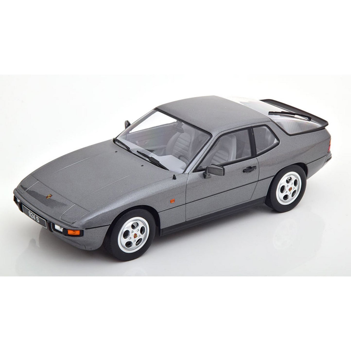 Porsche 924 S (1986) in Metallic Grey