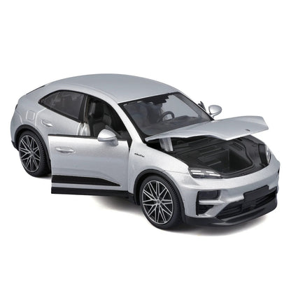 Porsche Macan 4 Electric (2024) in Silver