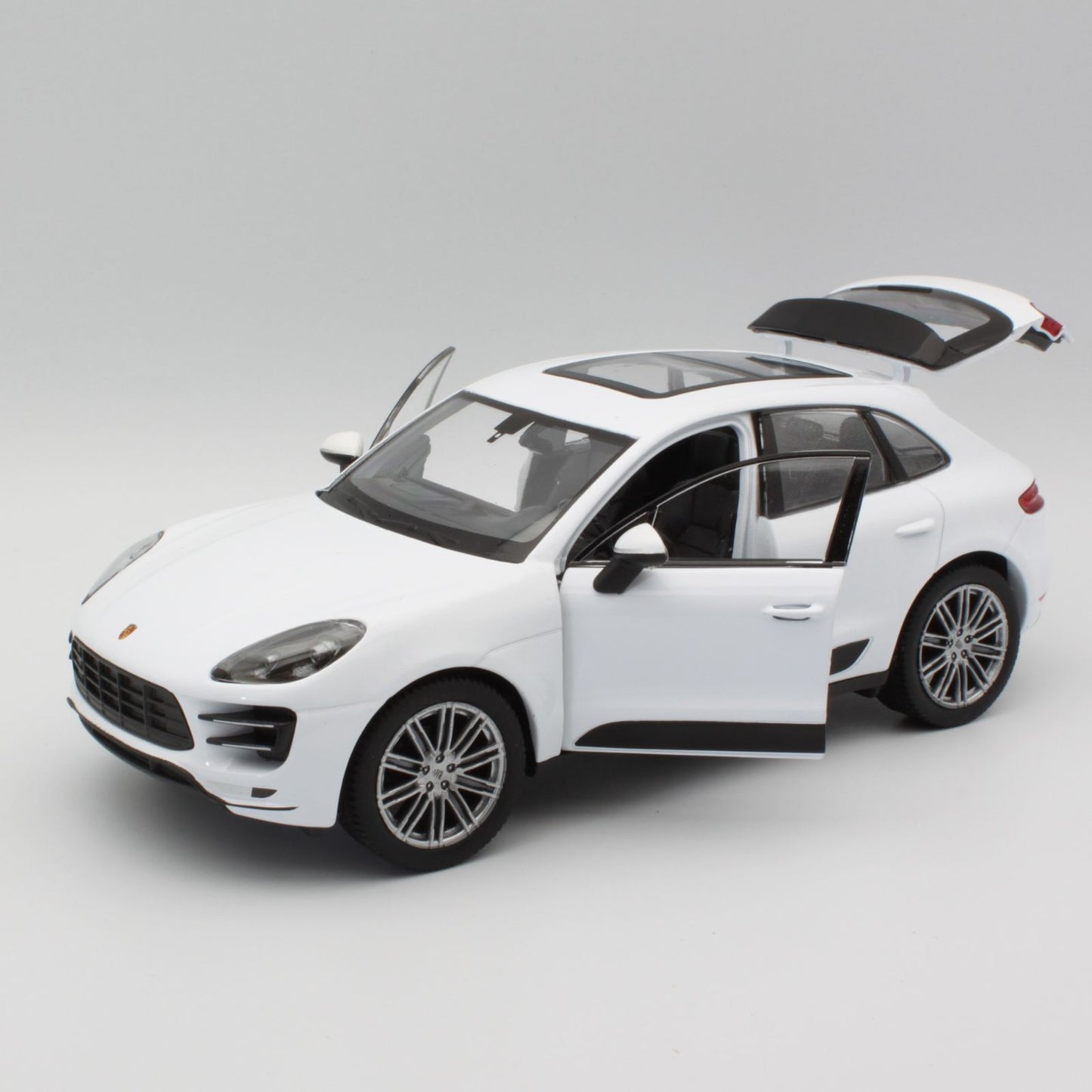 Porsche Mecan Turbo (2014) in white