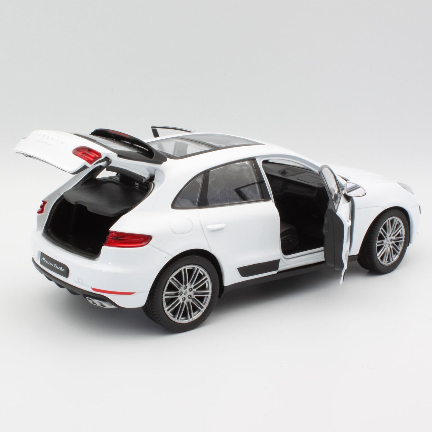 Porsche Mecan Turbo (2014) in white
