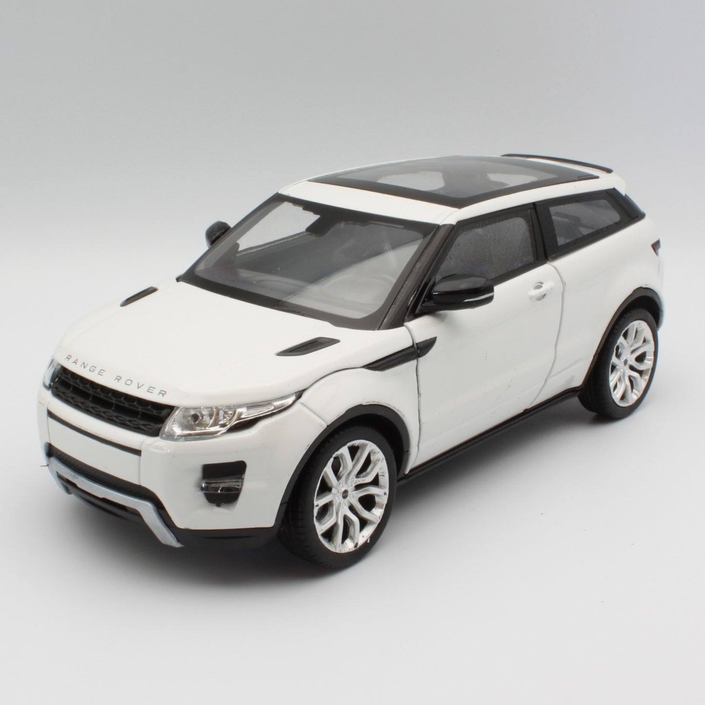 Range Rover Evoque 3 Door in White