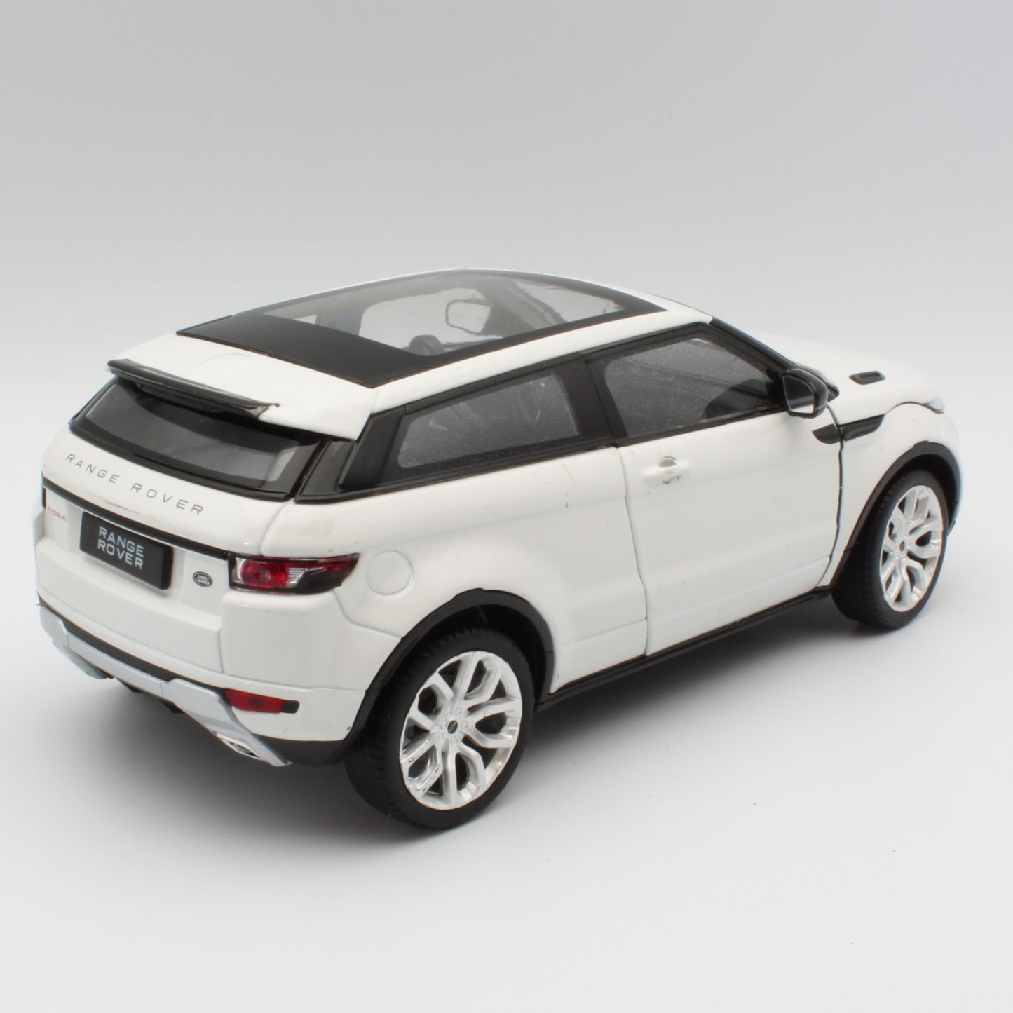 Range Rover Evoque 3 Door in White