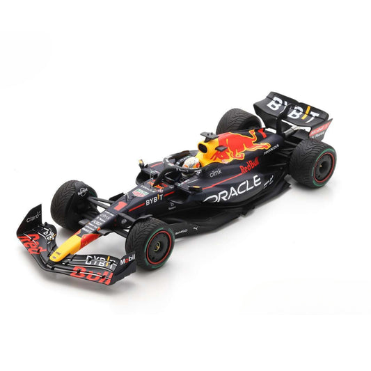 Red Bull Racing RB18 World Champion Max Verstappen (No.1 Winner with World Champion Pitboard Japan GP 2022) in Blue