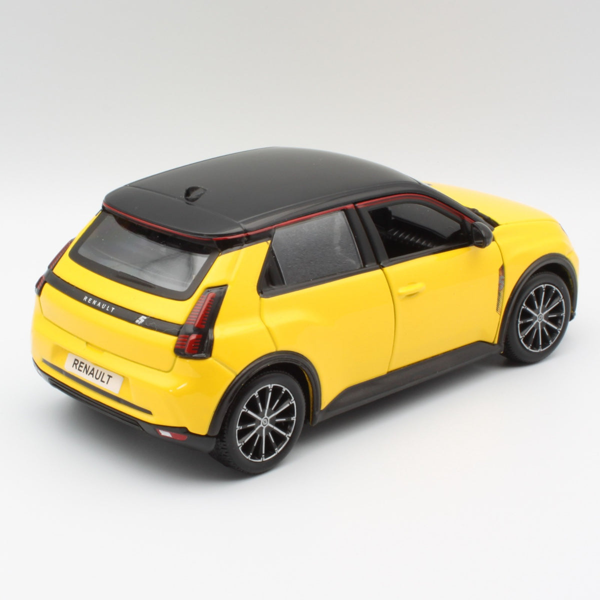 Renault 5 E-Tech (2026) in Yellow