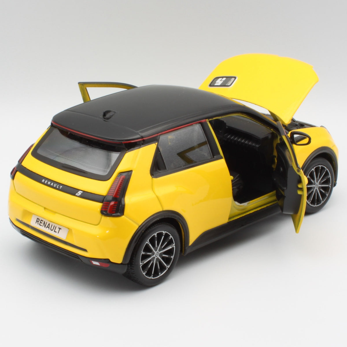 Renault 5 E-Tech (2026) in Yellow