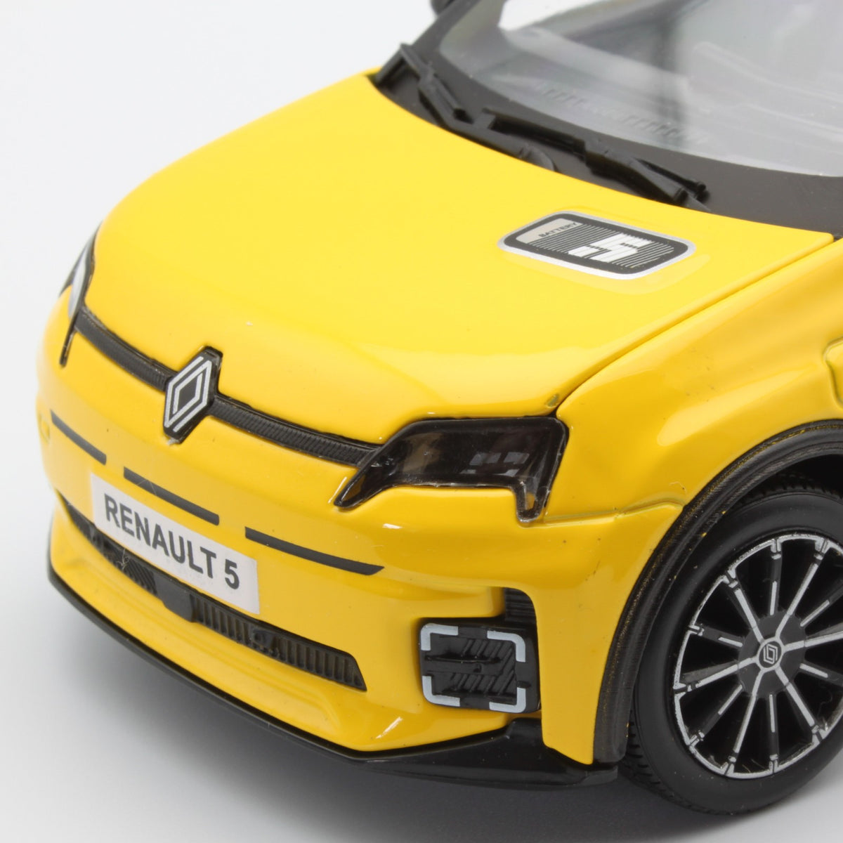 Renault 5 E-Tech (2026) in Yellow