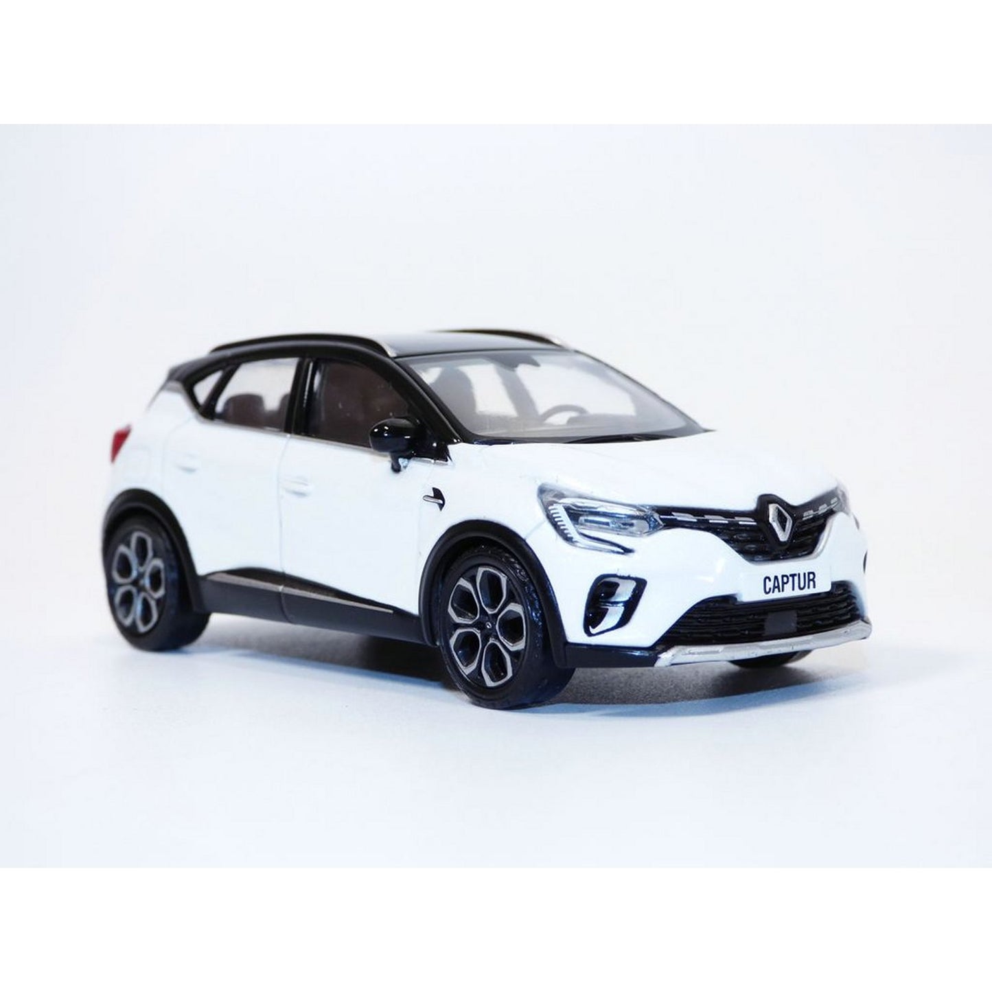 Renault Captur (2020) in White/Black