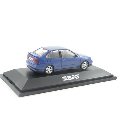 Seat Cordoba (Seat Dealer Packaging) in Blue
