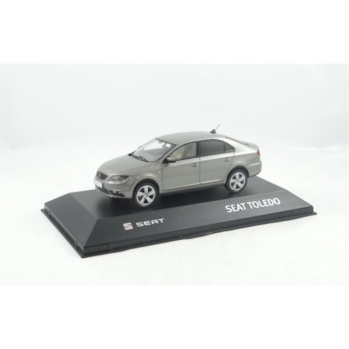 Seat Toledo IV in Grey