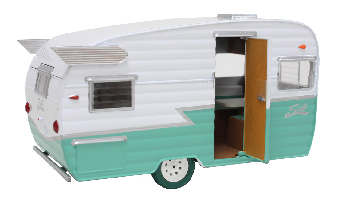 Shasta Airflyte (1961) in White/Green