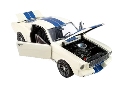 Shelby GT350R Street Fighter in Cream/Blue