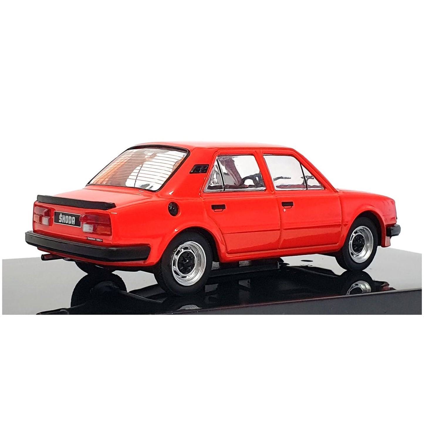 Skoda 120L (1983) in Red