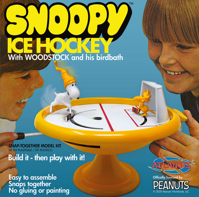 Snoopy Ice Hockey With Woodstock and his Birdbath Plastic Kit From Snoopy [Kit] in Yellow