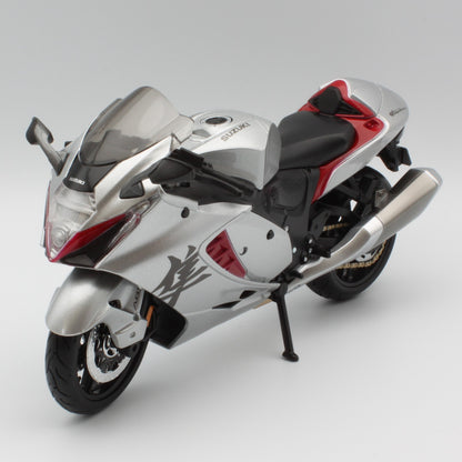 Suzuki GSX1300R Hayabusa in Silver