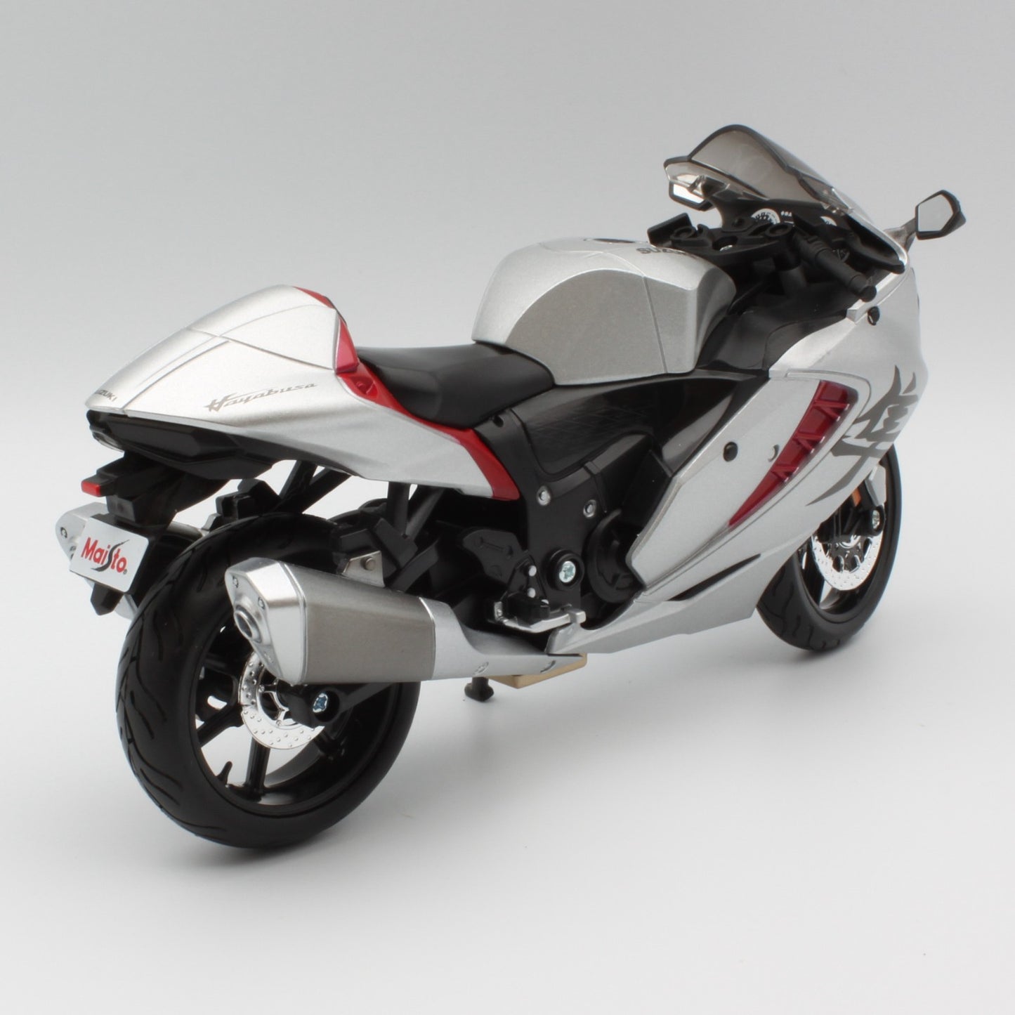 Suzuki GSX1300R Hayabusa in Silver