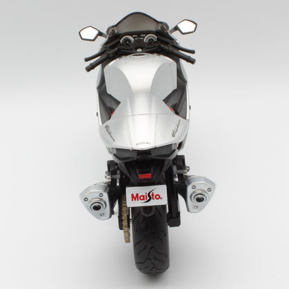 Suzuki GSX1300R Hayabusa in Silver