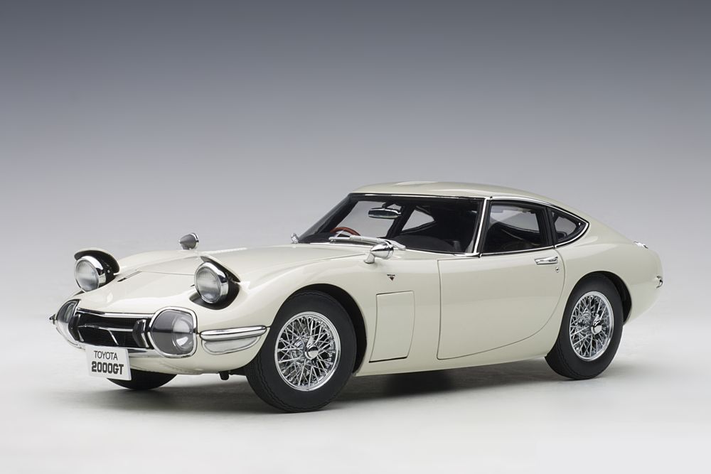 Toyota 2000 GT Coupe Wire Spoke Wheels (1965) in White