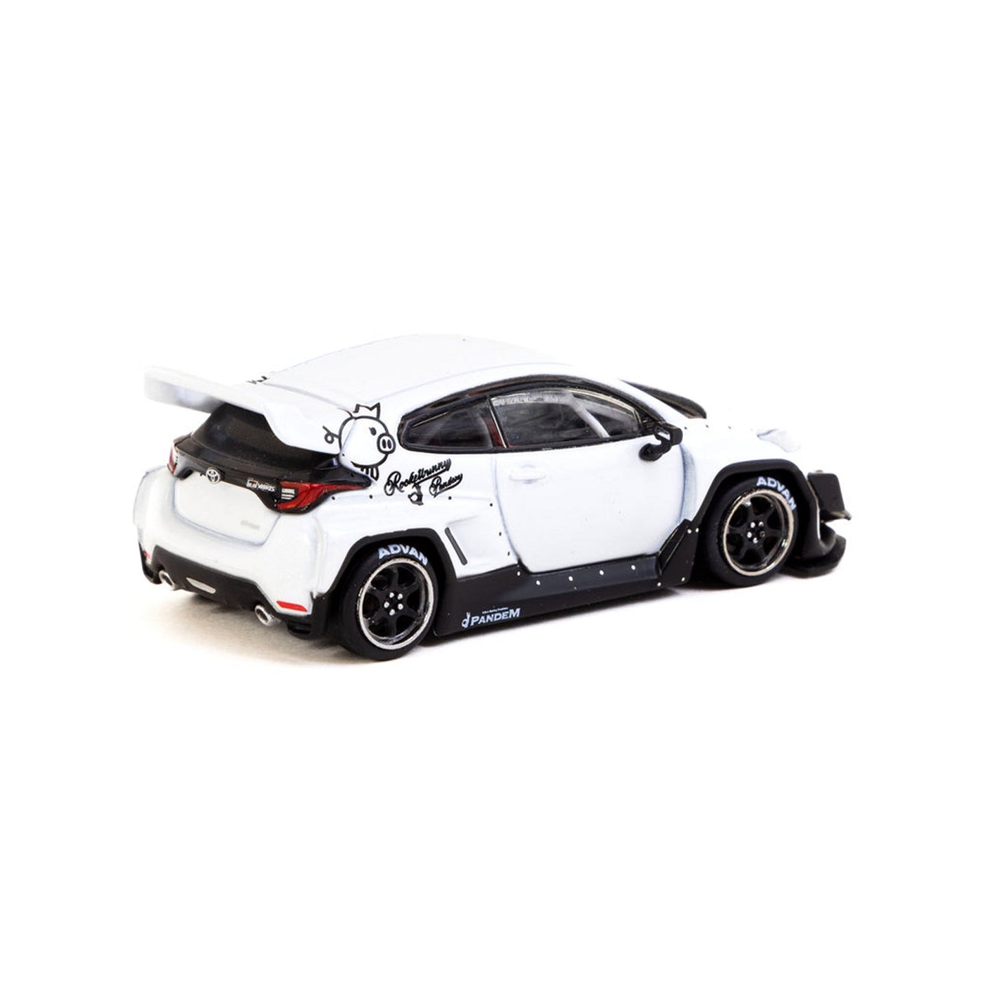 Toyota Pandem Yaris in White