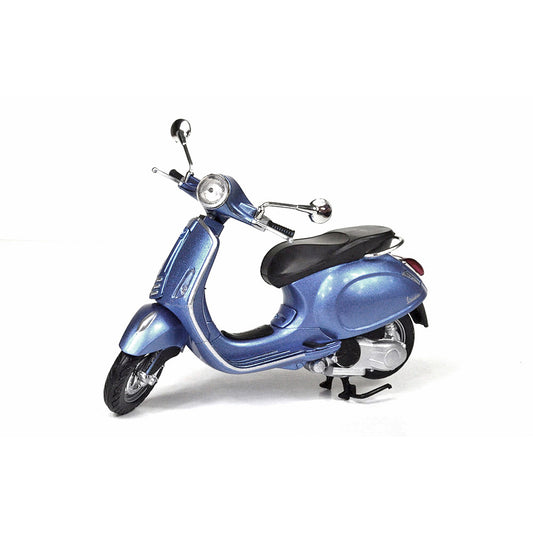 Vespa Primavera in Metallic Blue