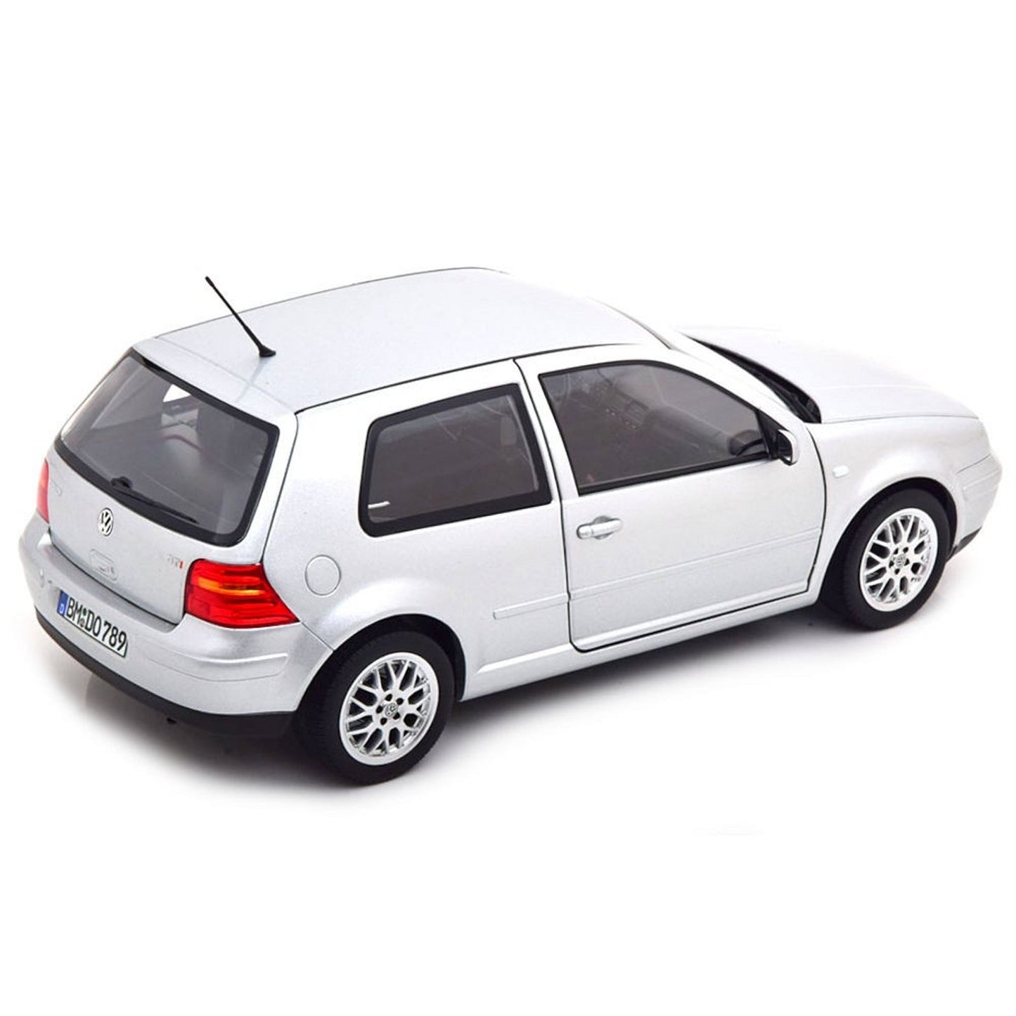 VW Golf GTI (1998) in Silver