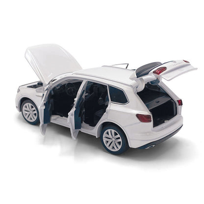 VW Touareg in White