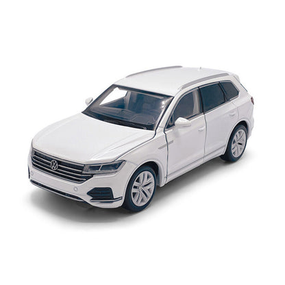 VW Touareg in White